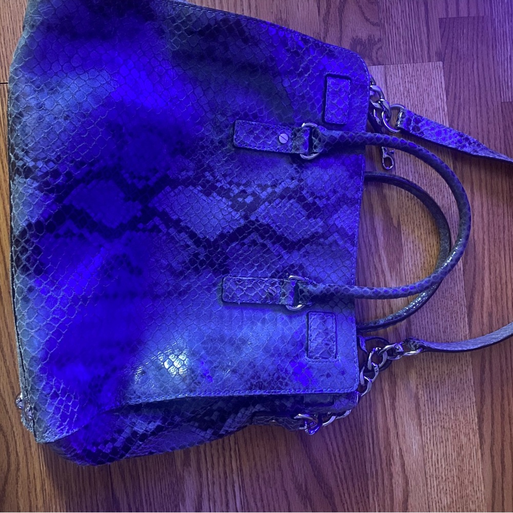 MK Hamilton style tote used in great condition